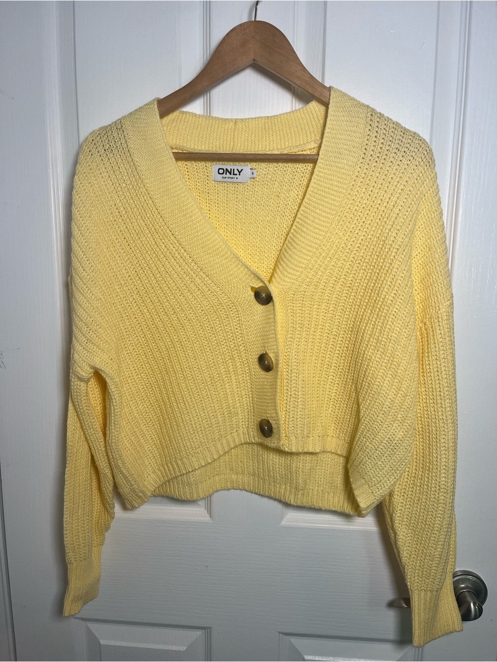 ONLY Pale Yellow Cropped V-Neck Button Cardigan
